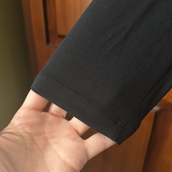 Under Armour Black Long Sleeve Tee - Picture 5 of 9